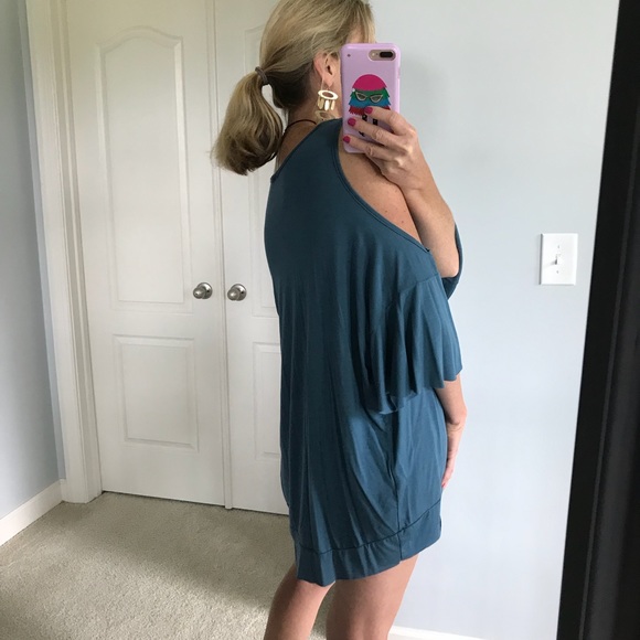 Cold Shoulder Tunic Top - Picture 4 of 8